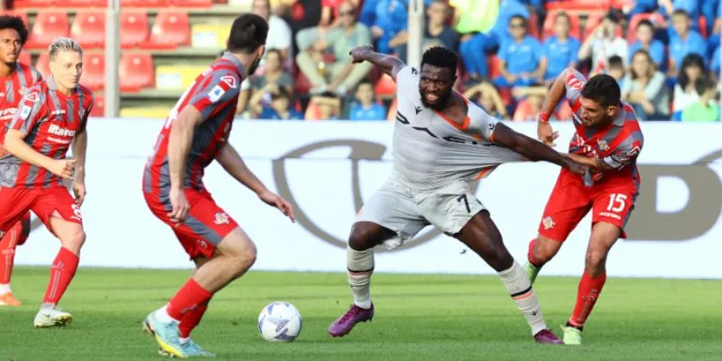 Nhận định về chiến lược của Lecce và Udinese trong trận đấu quan trọng trụ hạng